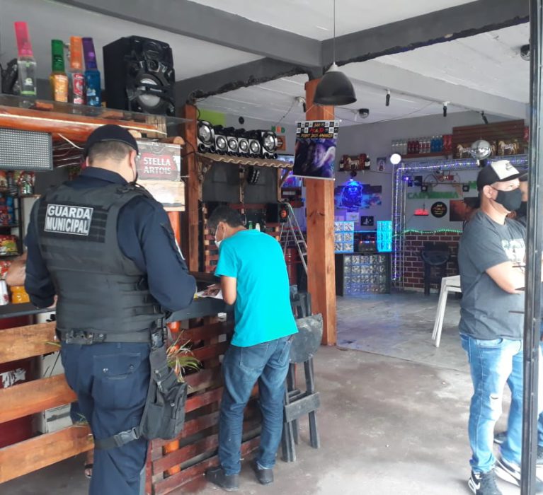 Japeri contra a Covid: bar que promovia aglomeração no bairro Mucajá tem alvará cassado