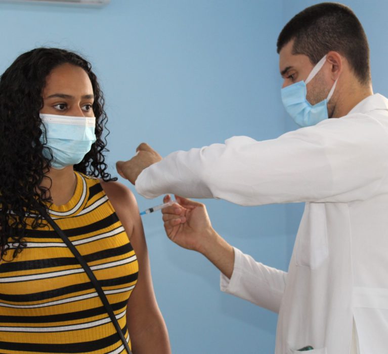 Na luta contra a Covid-19: Japeri tem 51% do público-alvo vacinado