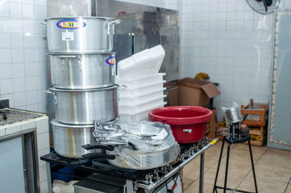Educação de Japeri renova utensílios e equipa cozinhas das escolas municipais