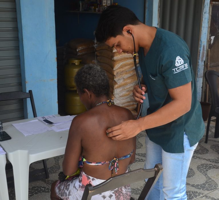 ‘Prefeitura em Ação’ levou atendimento médico e outros serviços ao bairro laranjal neste domingo (25)