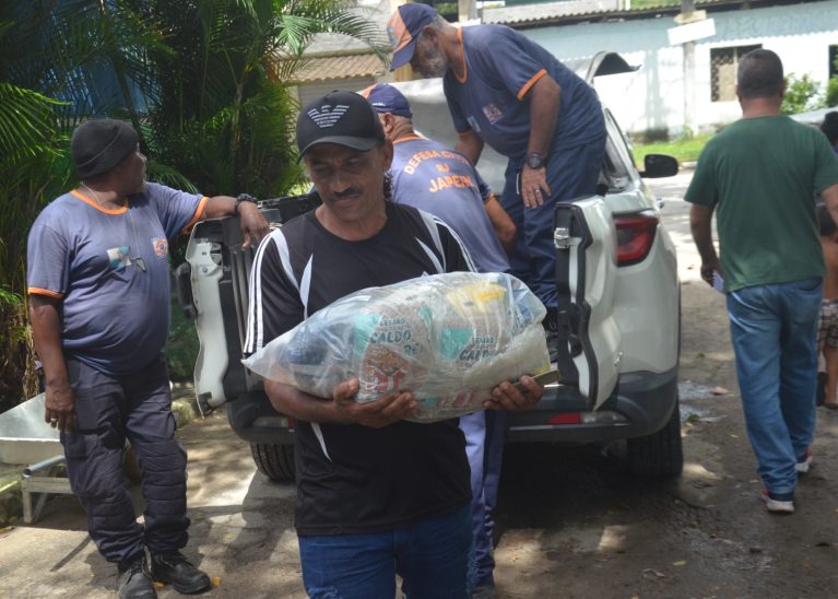Mais de 200 Cestas básicas entregues para moradores no bairro Pedra Lisa