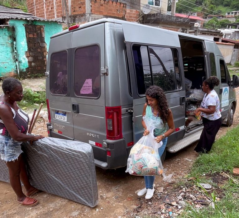 Prefeitura leva ações humanitárias para as famílias do bairro Lagoa do Sapo 